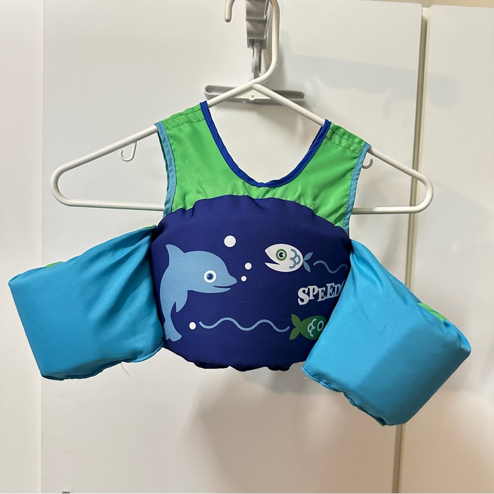 Like NEW!!! Toddler Swim Vest / Swim Floaties with Shoulder Strap